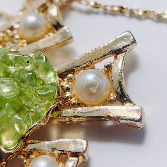 VTG Mid Century Bird Pendant Necklace Green Quartz Gold Tone Figural Animal - Picture 7 of 12